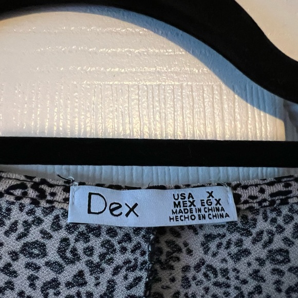 Dex Cheetah Print Faux Button Front Top - Picture 2 of 3